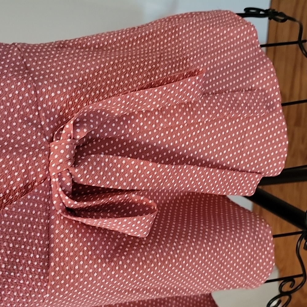 Flattering polka dot blouse - Picture 5 of 8